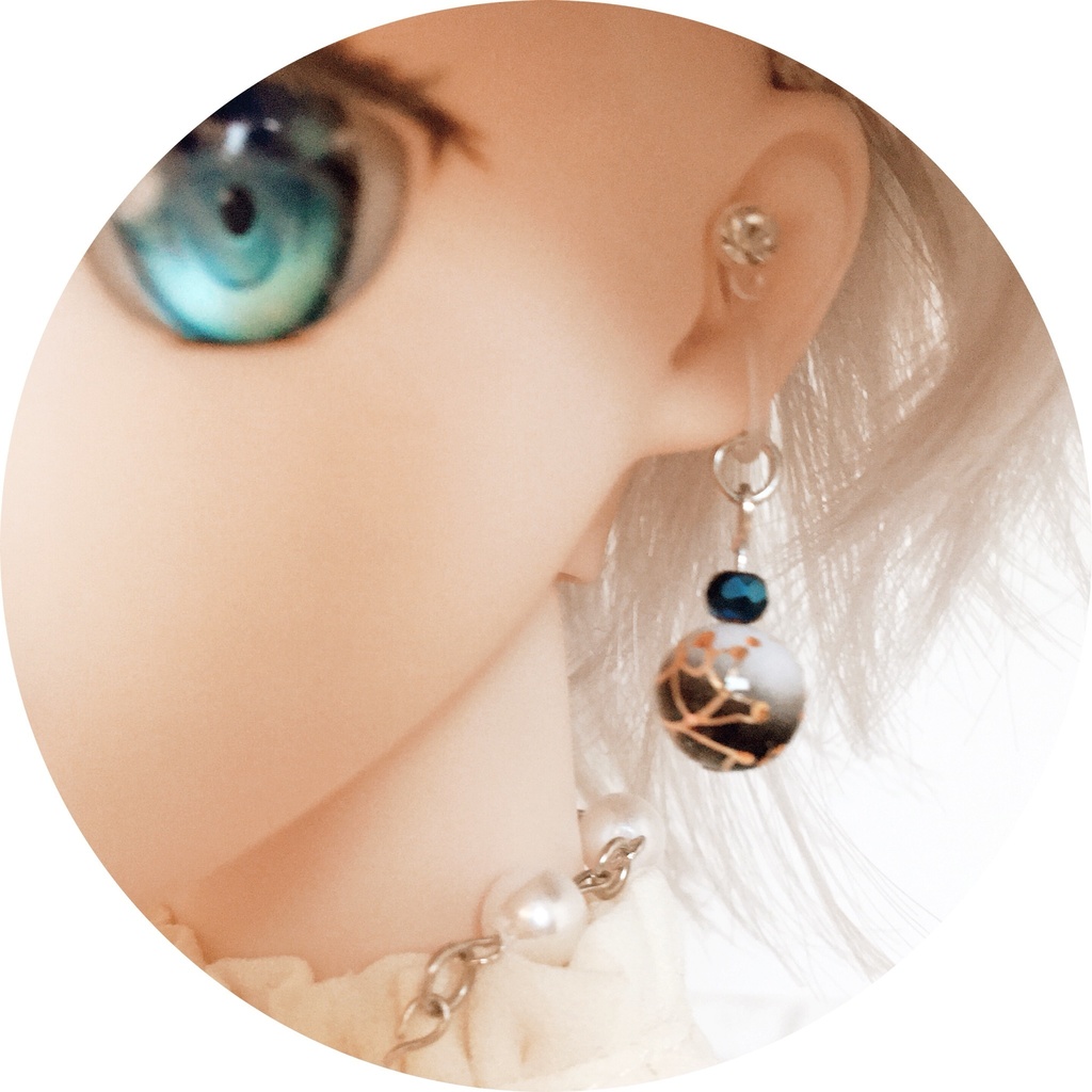 和調ビーズ 黒 白グラデーション イヤリング ドール用 Nekomiku Doll Booth