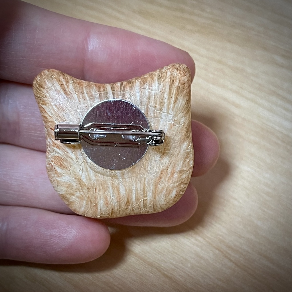 ねこさんブローチ(ちゃとら)