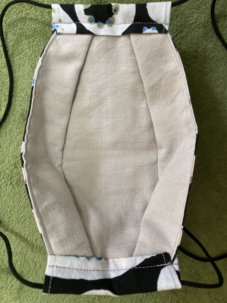 ハンドメイドマスク(少々難あり