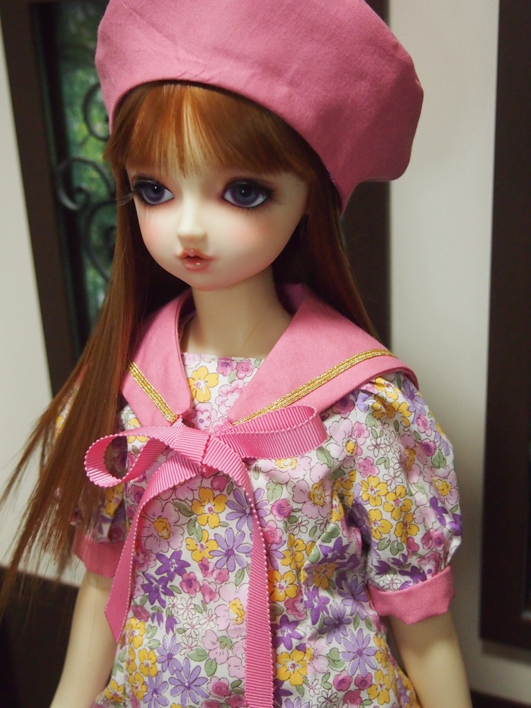 花柄のセーラーワンピース