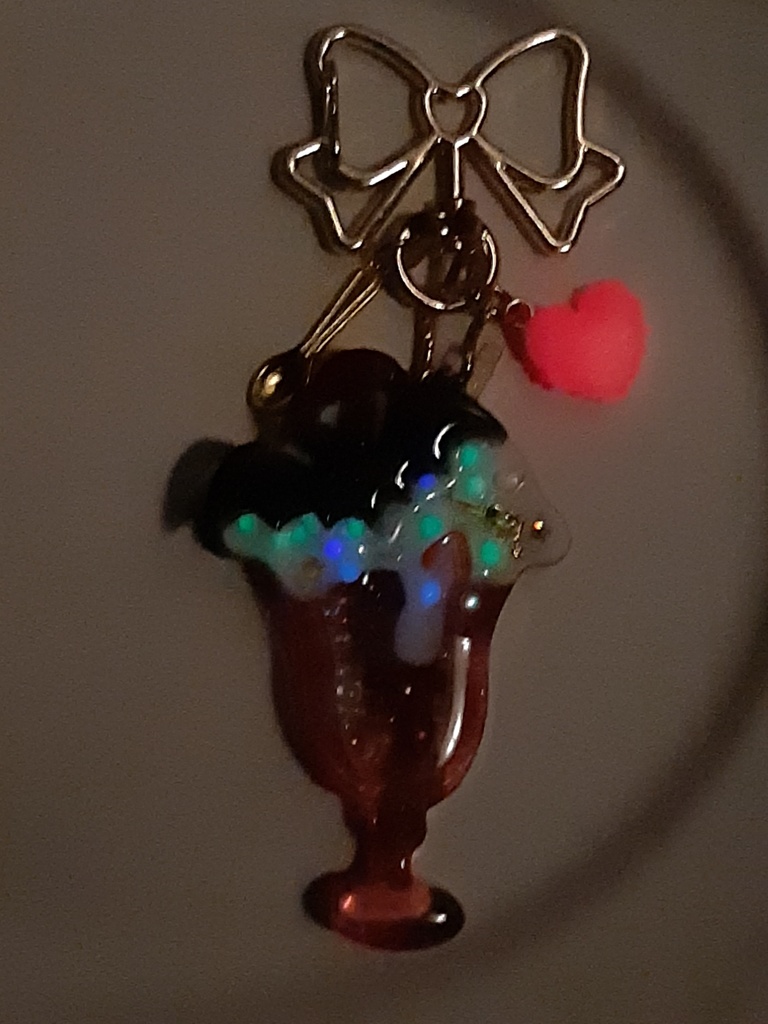 吸死 ロナルド 光るクリームソーダチャーム