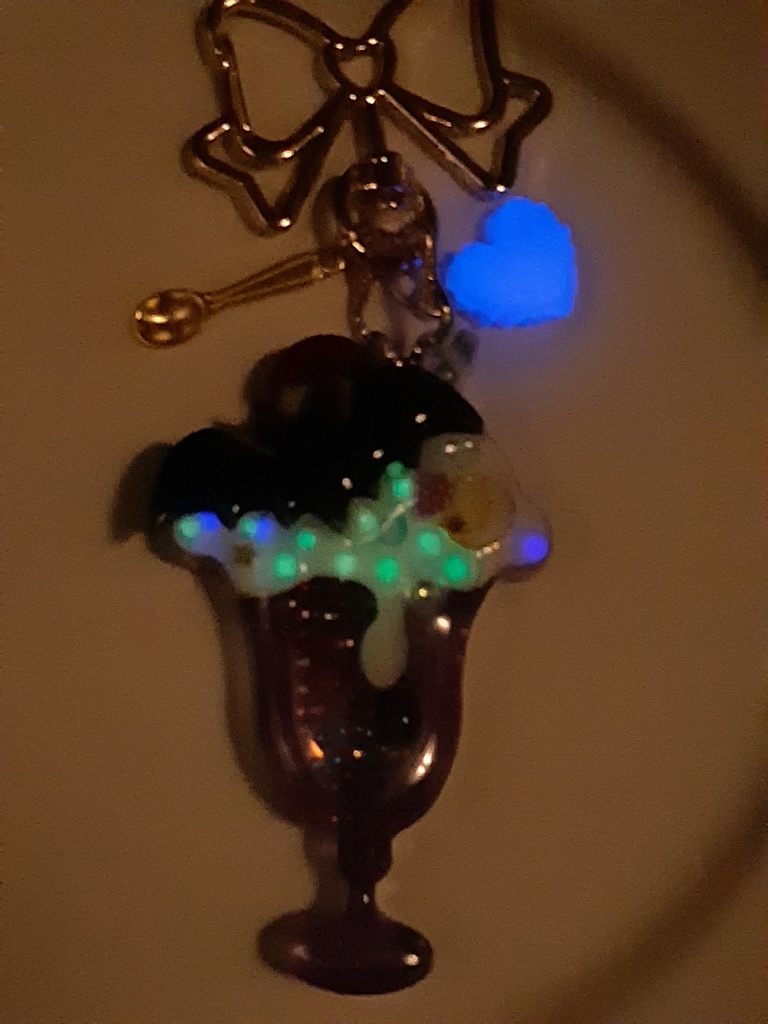 吸死 ドラルク 光るクリームソーダチャーム