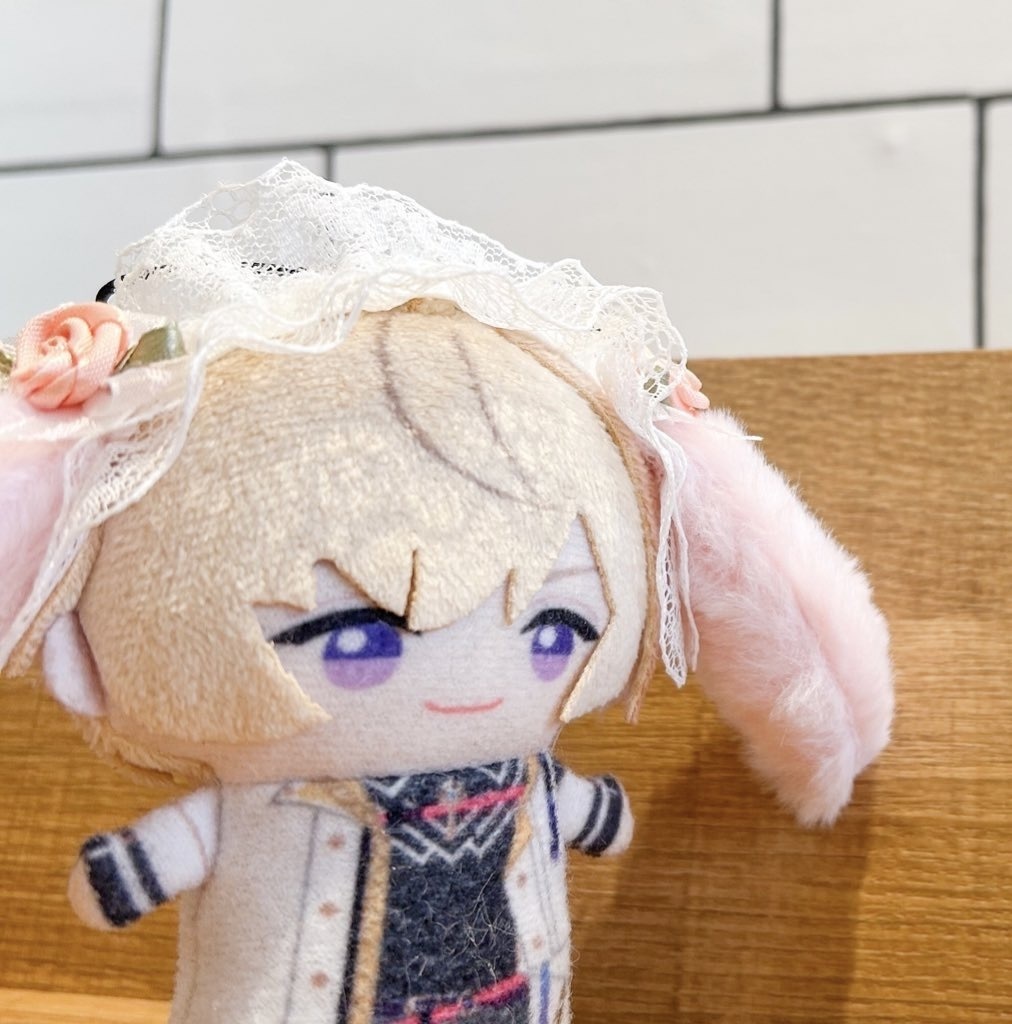 ピンクうさぎヘッドドレス