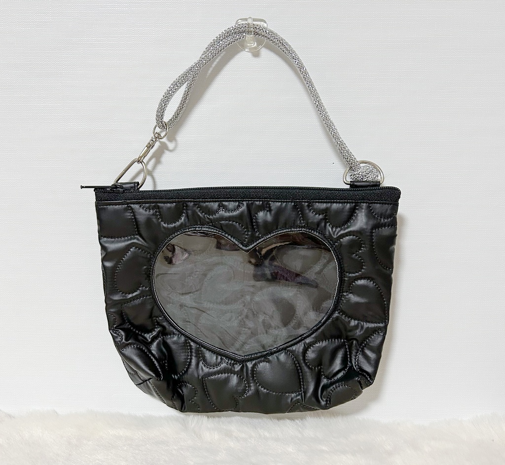 ハート窓付きポーチ