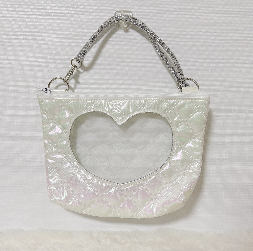 ハート窓付きポーチ