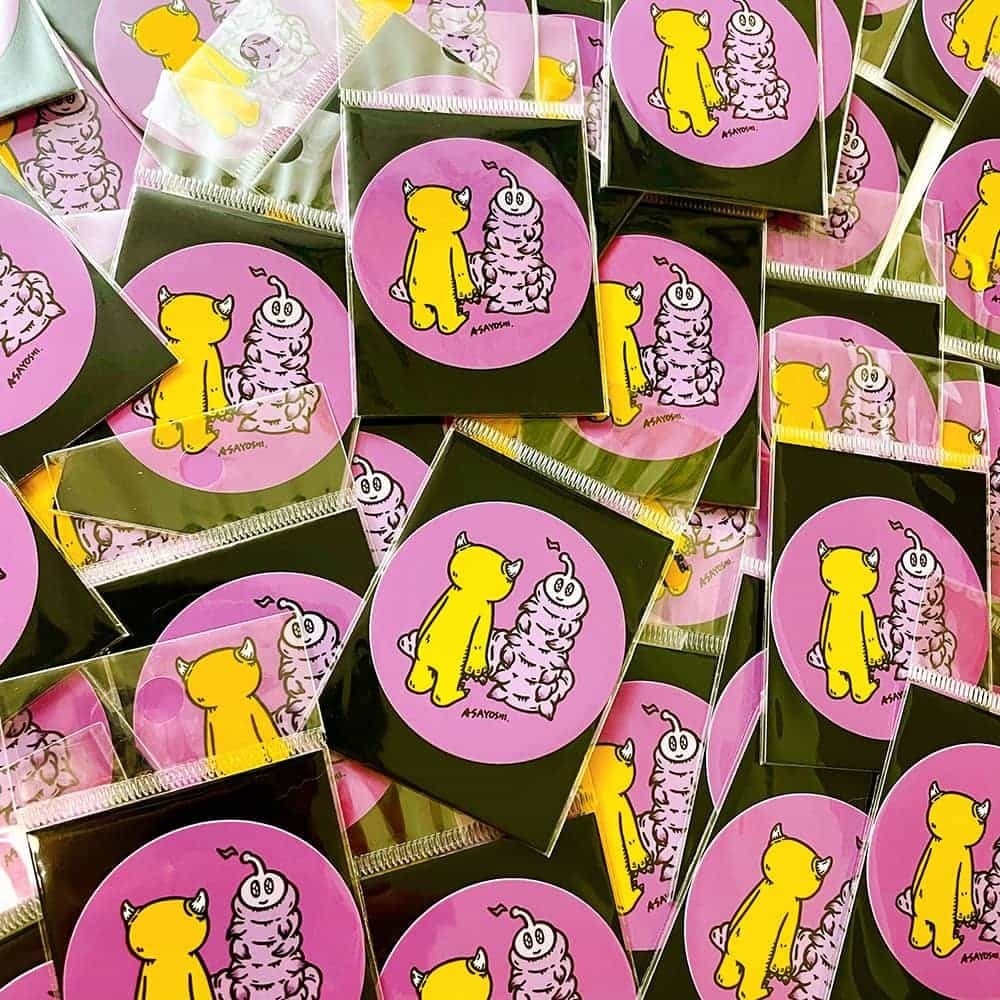 丸型ステッカー イモムシ