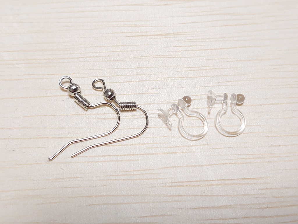 つまみ細工のリング&イヤリングのセット(フックピアス、ノンホールピアス)