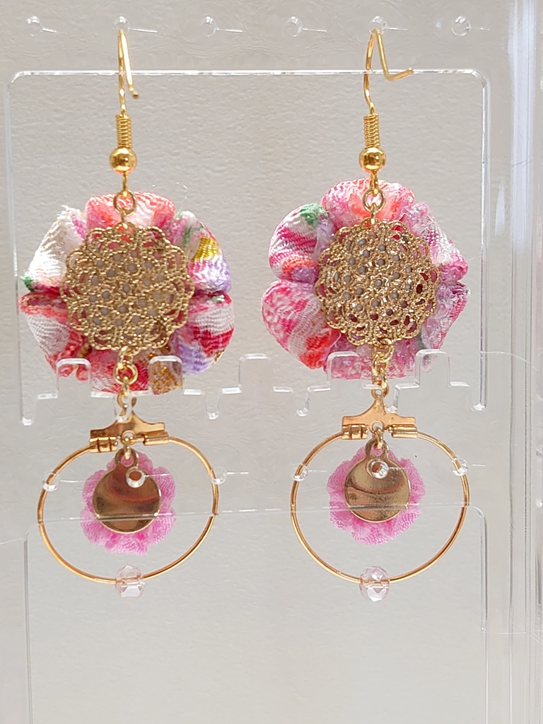 つまみ細工ピアス(イヤリング、ノンホールピアス)