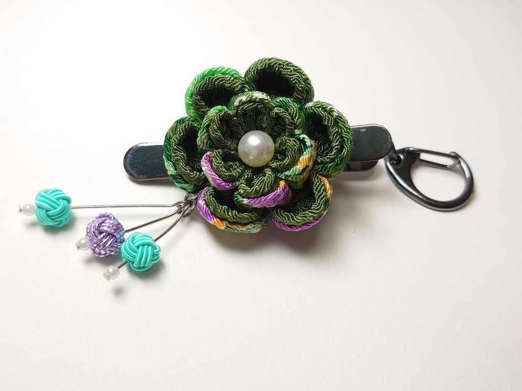 つまみ細工のキークリップ