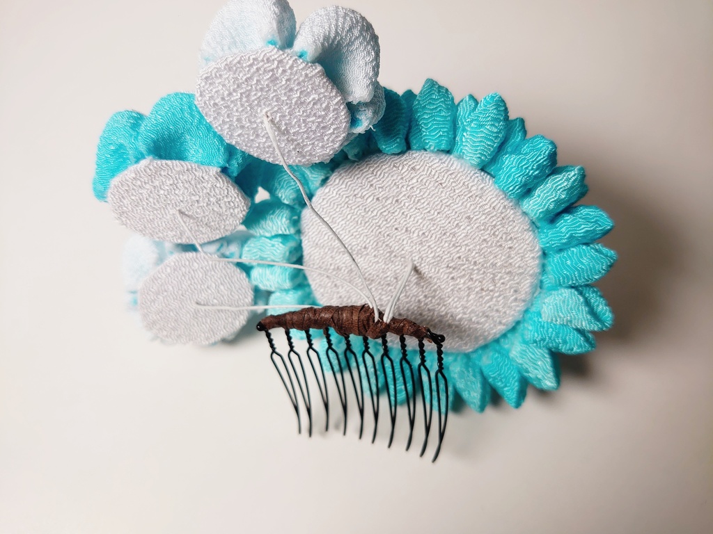 水色つまみ細工髪飾りミニコームとUピンのセット