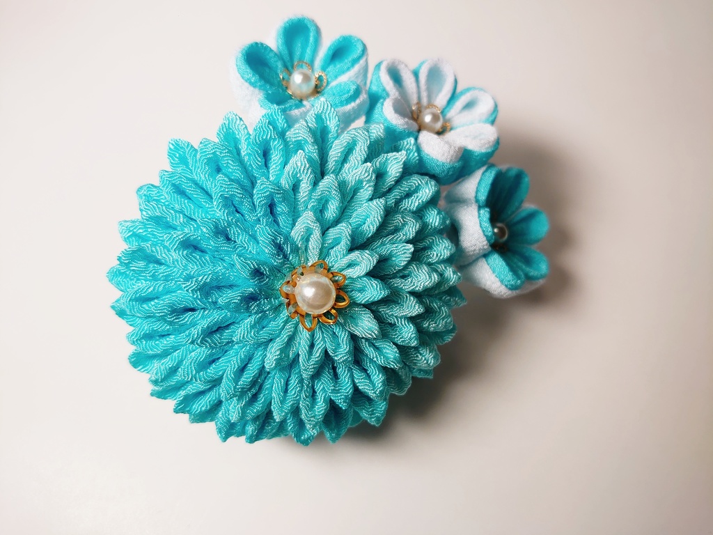 水色つまみ細工髪飾りミニコームとUピンのセット