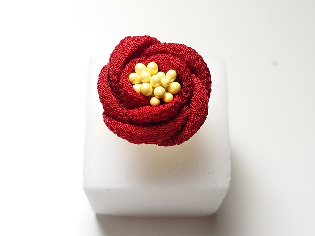 つまみ細工のお花のリング