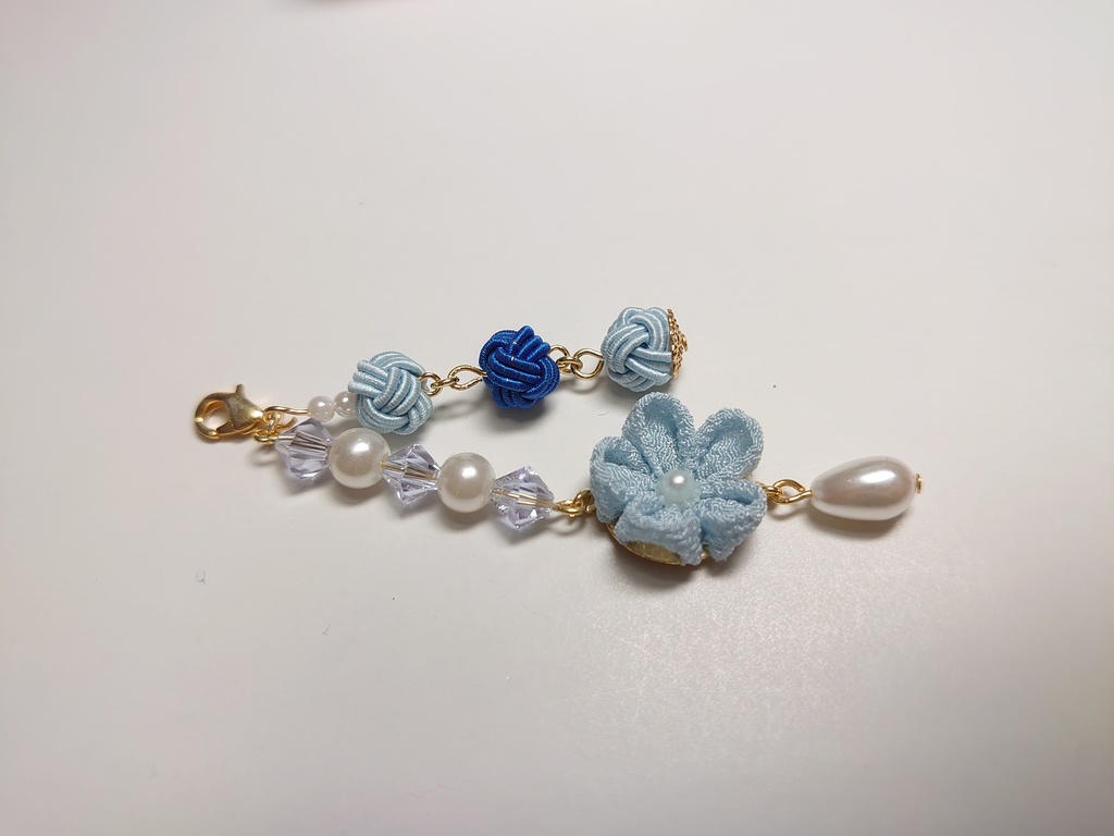 つまみ細工の髪飾り(水色系) 成人式・卒業式・七五三