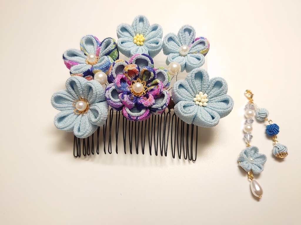 つまみ細工の髪飾り(水色系) 成人式・卒業式・七五三