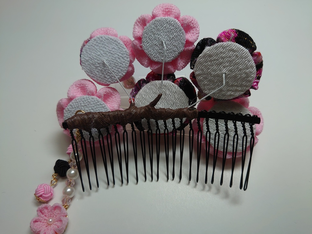 つまみ細工の髪飾り(ピンク系) 成人式・卒業式・七五三