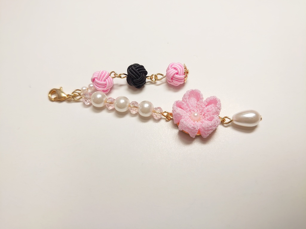 つまみ細工の髪飾り(ピンク系) 成人式・卒業式・七五三