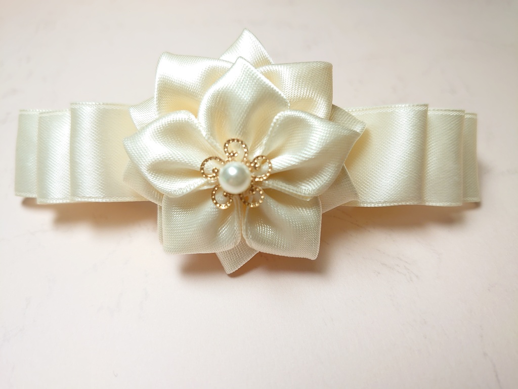 サテンリボンのバレッタ