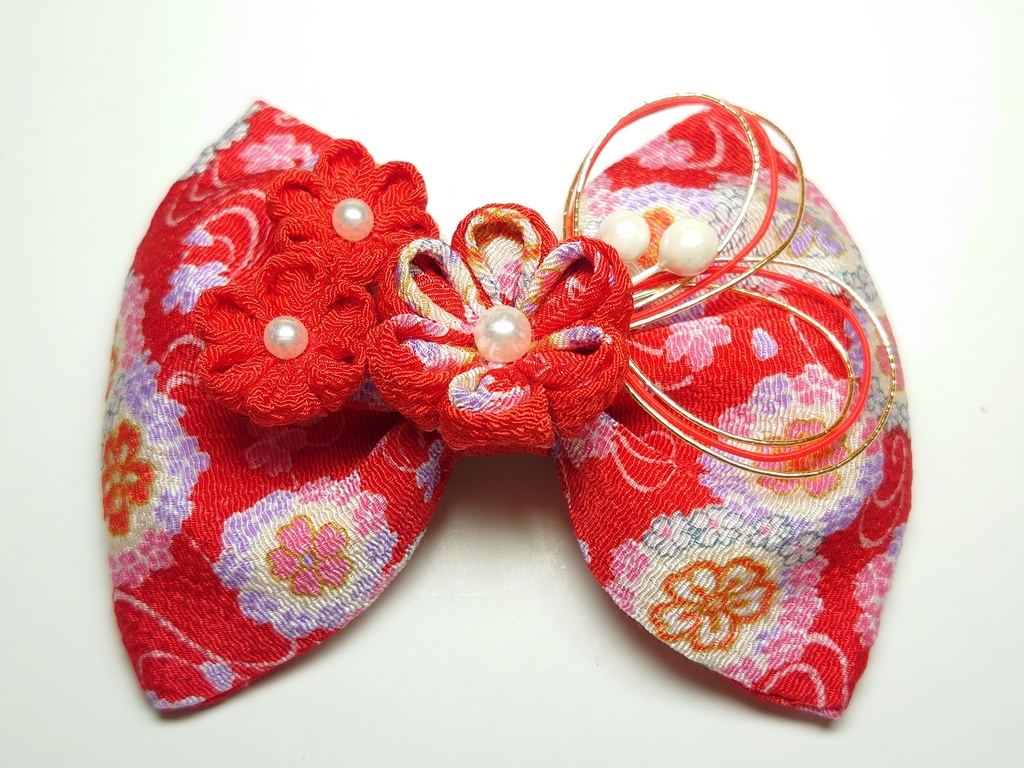 ちりめんリボンとつまみ細工の髪飾り(水引)