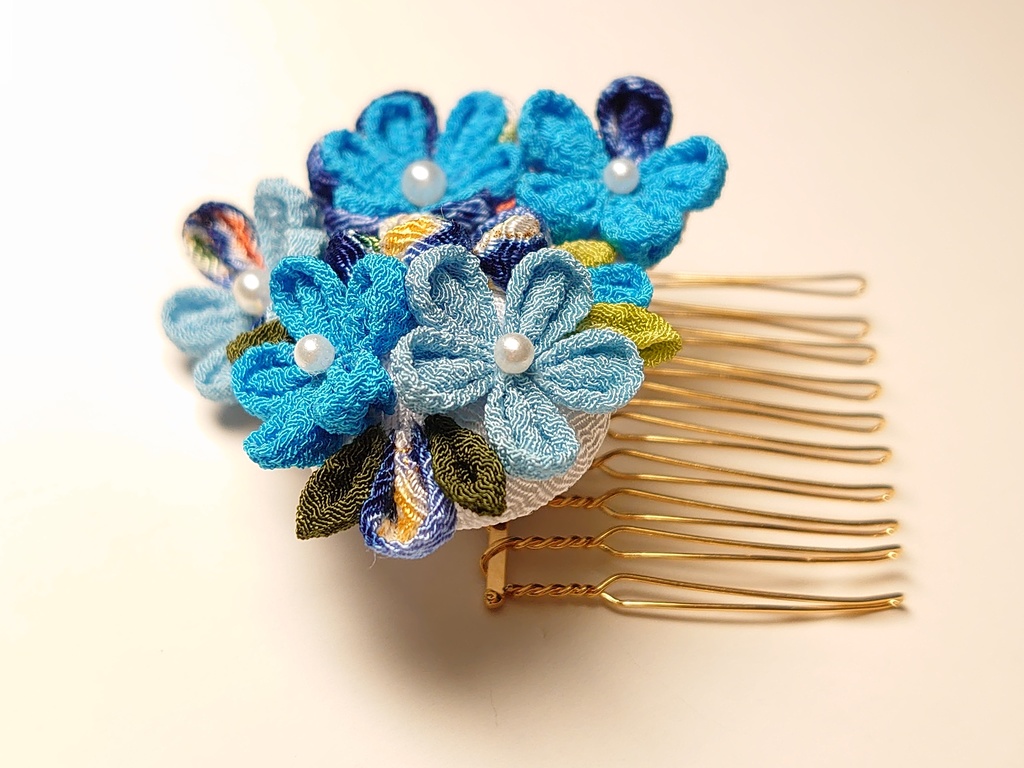 つまみ細工の髪飾りミニコームとUピンのセット(水色系)