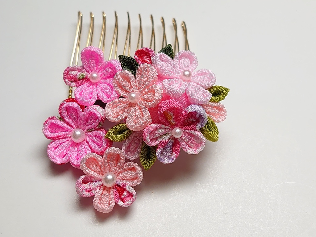 つまみ細工の髪飾りミニコームとUピンのセット(ピンク系)