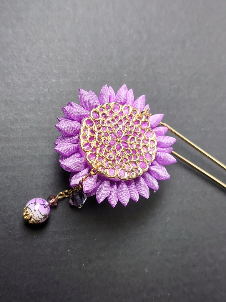 つまみ細工の紫の簪