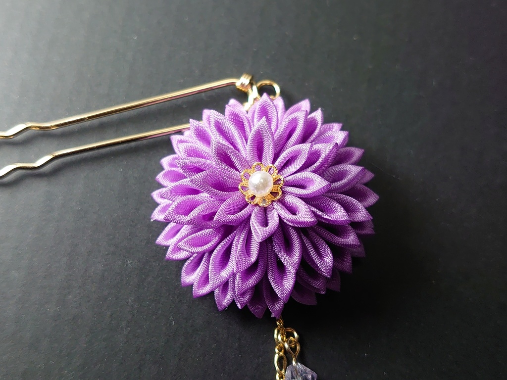 つまみ細工の紫の簪