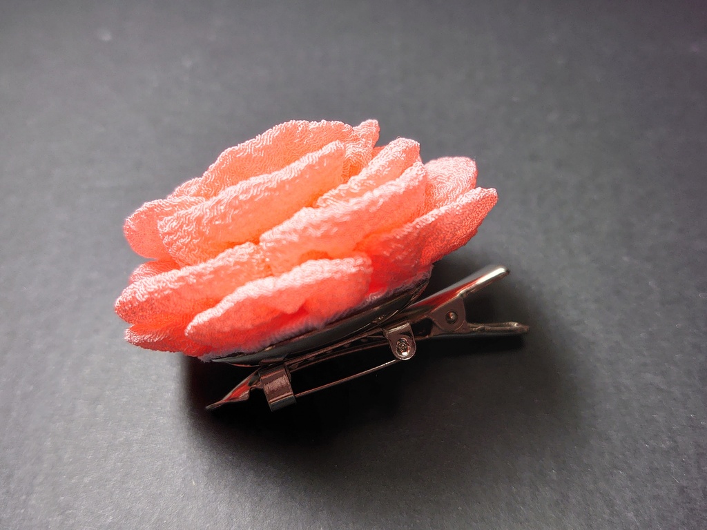 牡丹のコサージュピン(サーモンピンク)