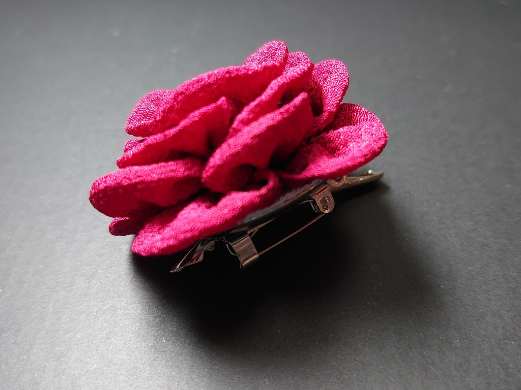 牡丹のコサージュピン