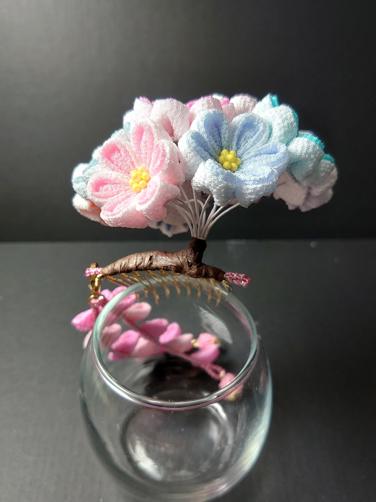 つまみ細工のフラワーブーケの髪飾り(ピンク系)