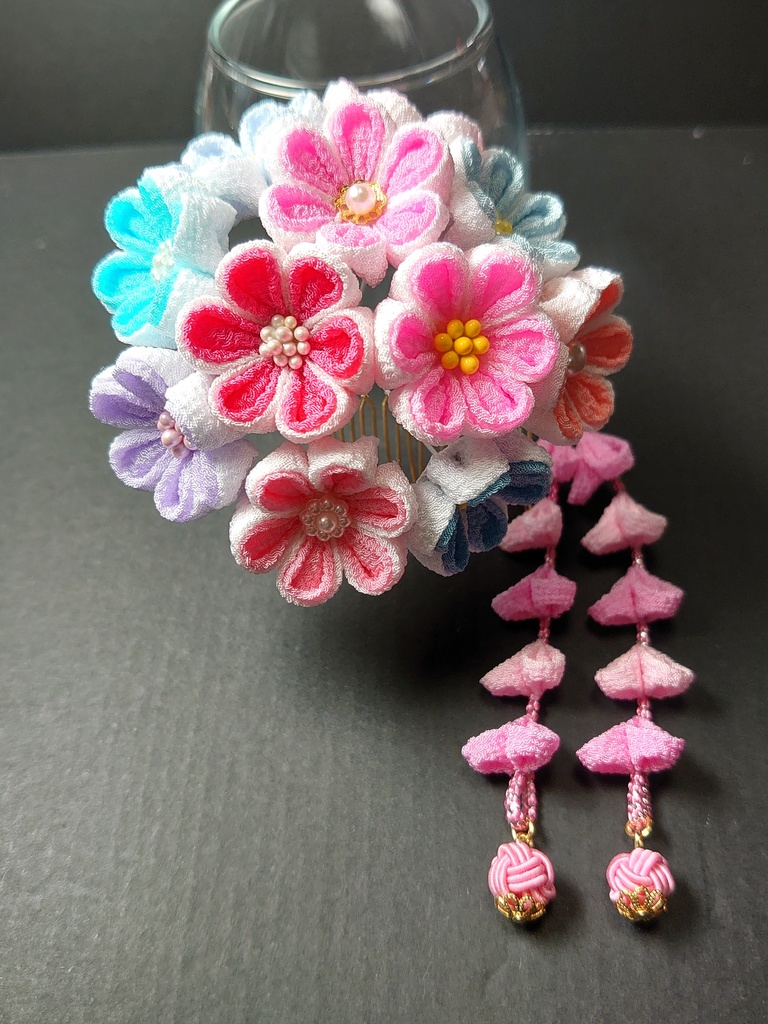 つまみ細工のフラワーブーケの髪飾り(ピンク系)