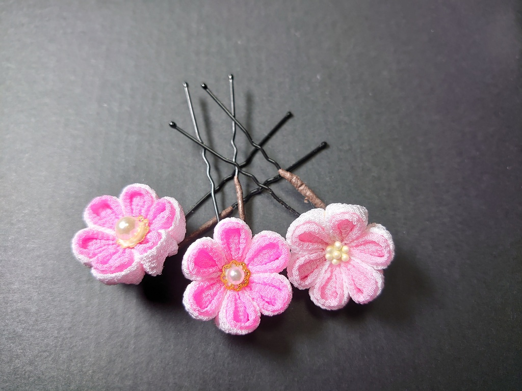 つまみ細工のUピンセット(ピンク)