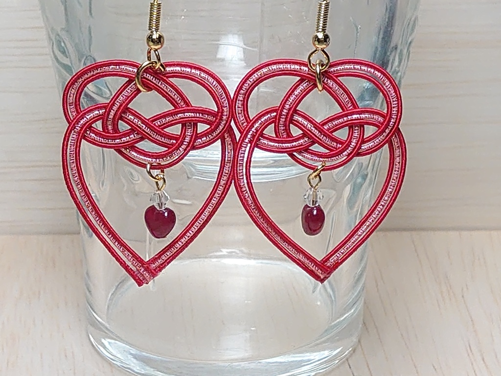 水引のハートの耳飾り(フックピアス、イヤリング、ノンホールピアス)