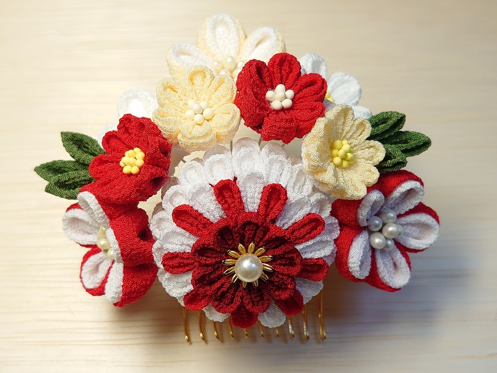 つまみ細工の髪飾り8点セット(赤)