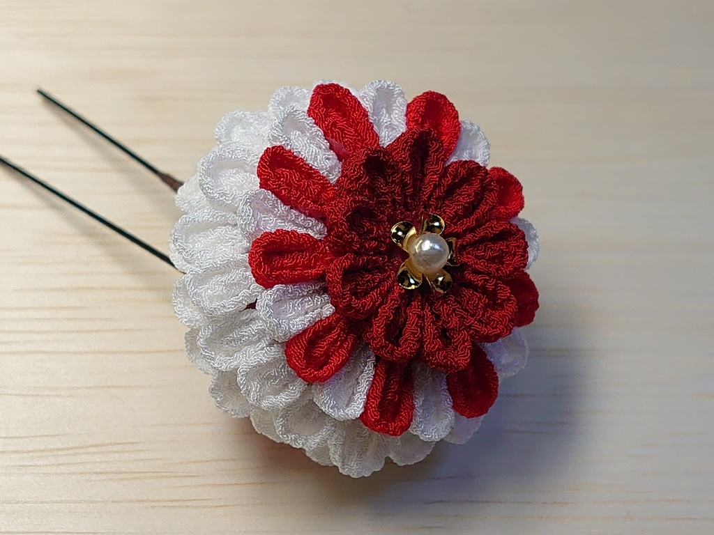 つまみ細工の髪飾り8点セット(赤)