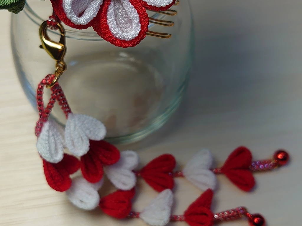 つまみ細工の髪飾り8点セット(赤)