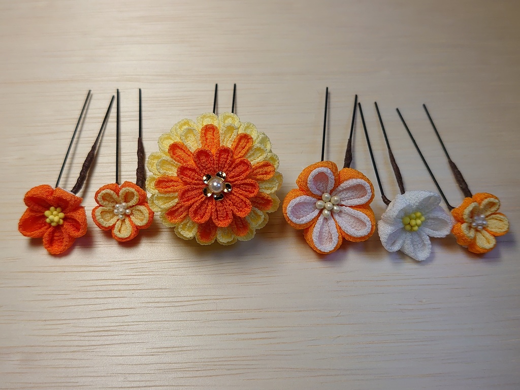 つまみ細工の髪飾り8点セット(オレンジ)
