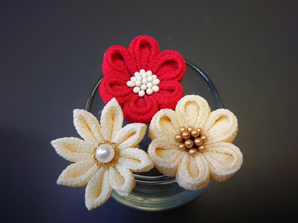 つまみ細工のミニコームとUピンの8点セット