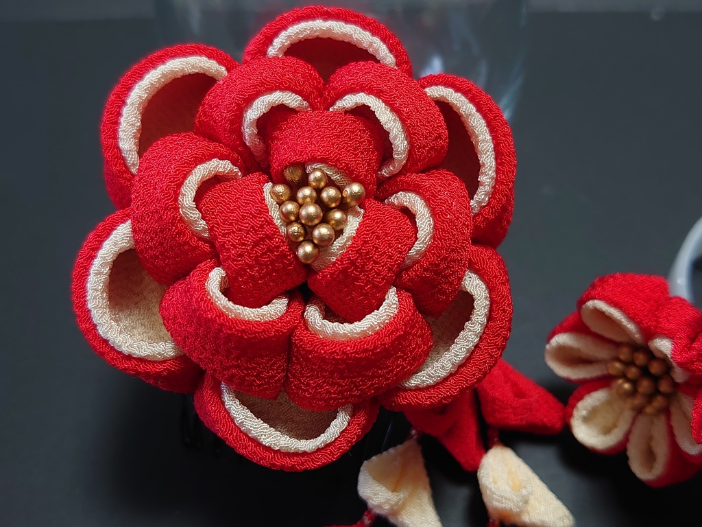 つまみ細工のミニコームとUピンの8点セット