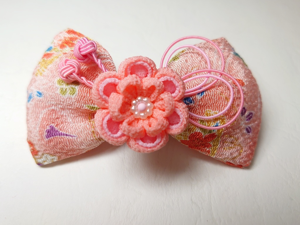 ちりめんりぼんとつまみ細工の髪飾り