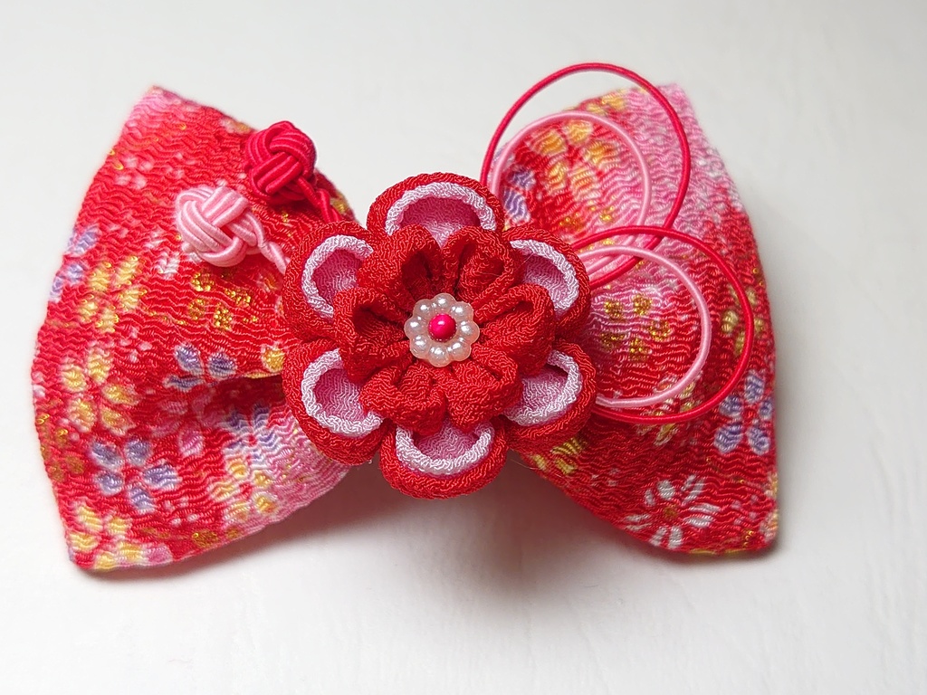 ちりめんりぼんとつまみ細工の髪飾り