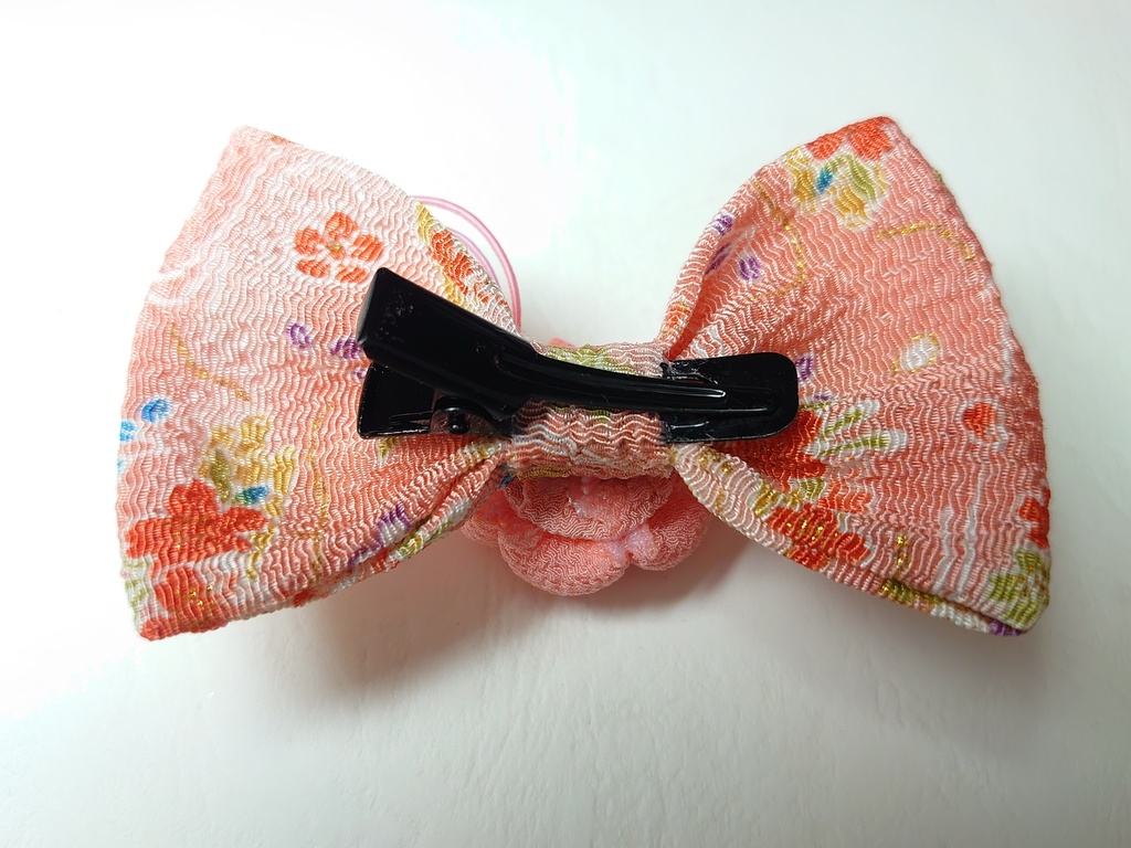 ちりめんりぼんとつまみ細工の髪飾り