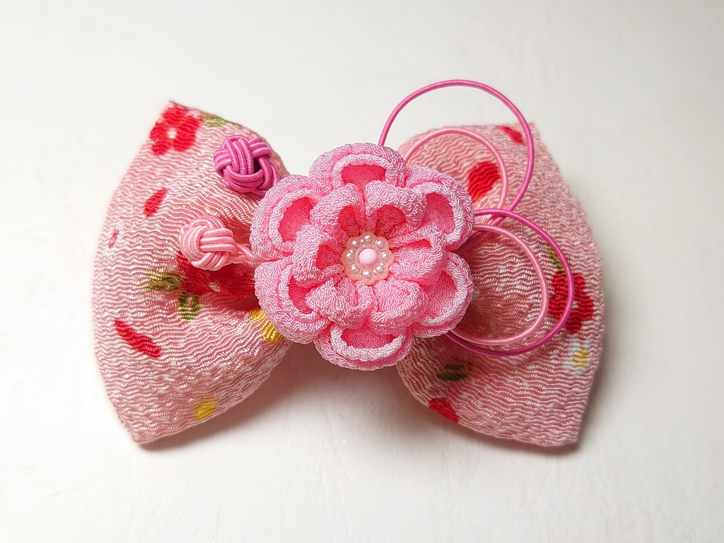 ちりめんりぼんとつまみ細工の髪飾り