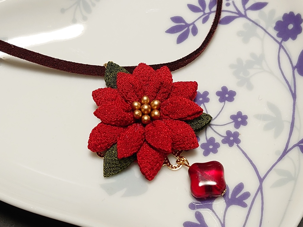 つまみ細工 ポインセチアのチョーカー
