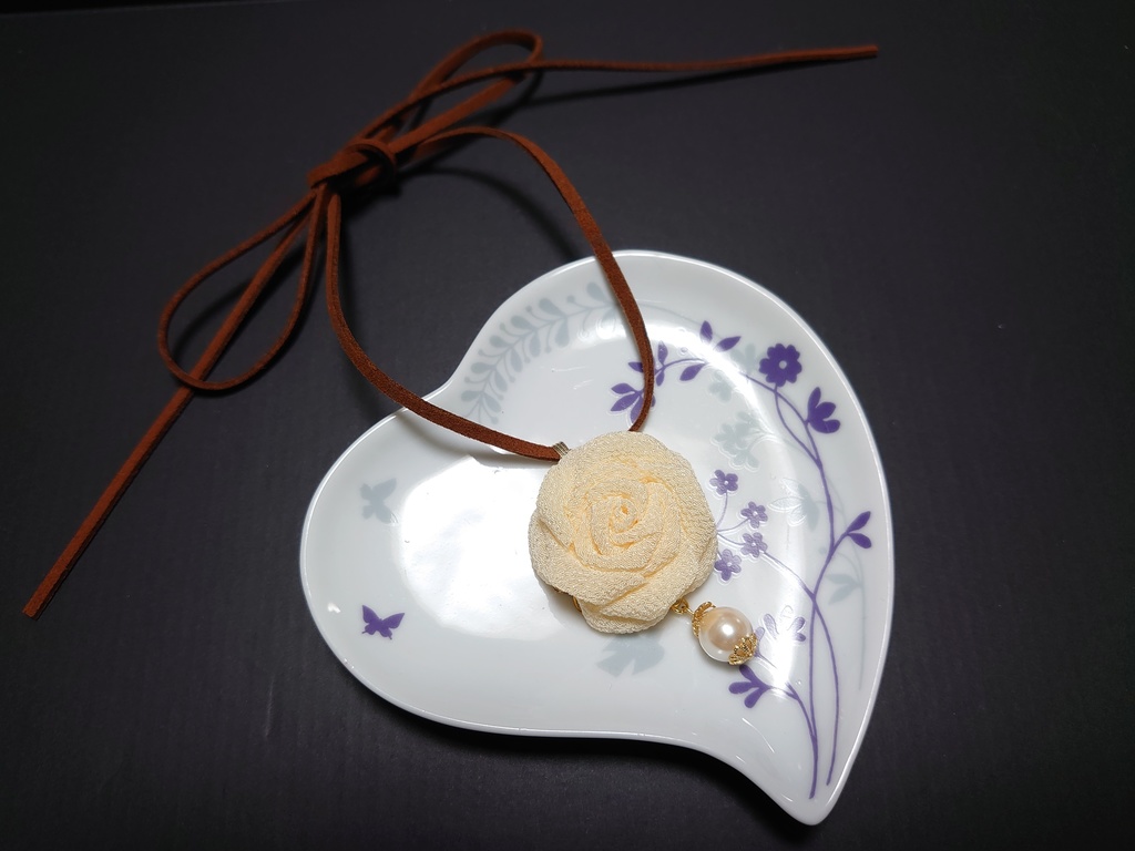 つまみ細工 バラのチョーカー