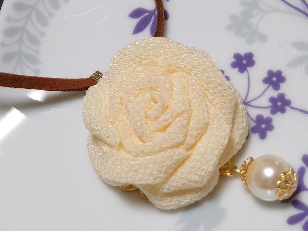 つまみ細工 バラのチョーカー