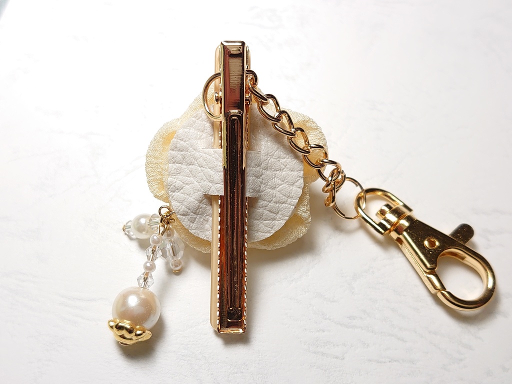 つまみ細工のキークリップ(椿・バラ・睡蓮)