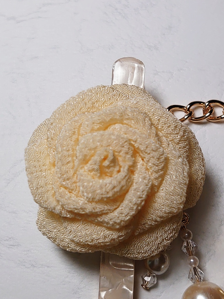 つまみ細工のキークリップ(椿・バラ・睡蓮)