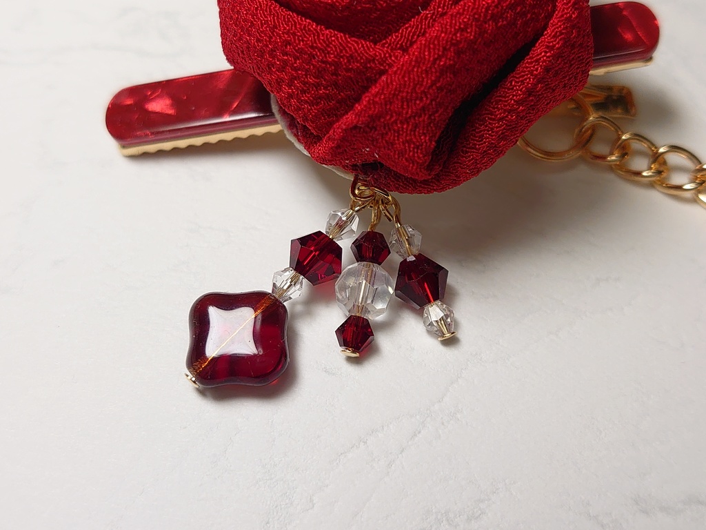 つまみ細工のキークリップ(椿・バラ・睡蓮)