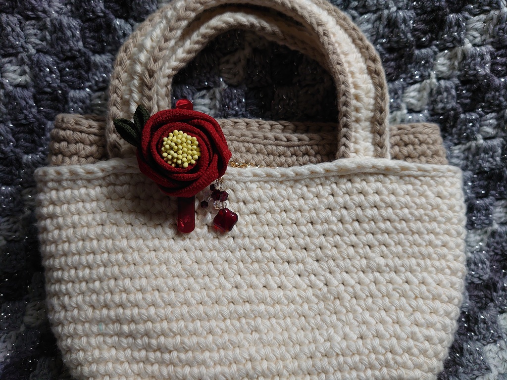 つまみ細工のキークリップ(椿・バラ・睡蓮)