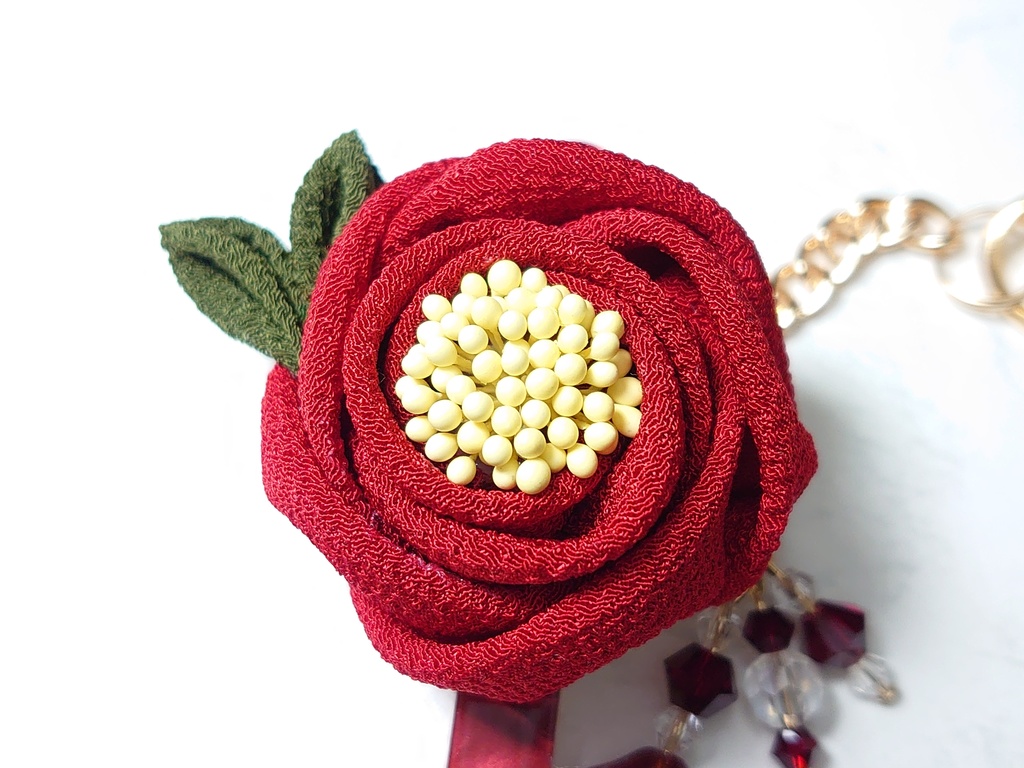 つまみ細工のキークリップ(椿・バラ・睡蓮)